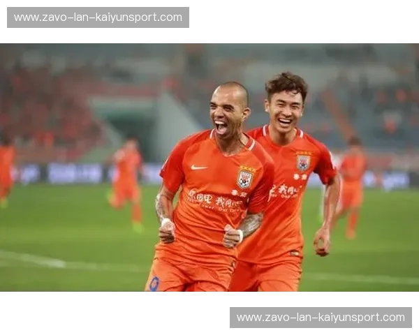 红色风暴与橙色火焰的永恒博弈：恒大与山东，那个时代的中国足球图腾